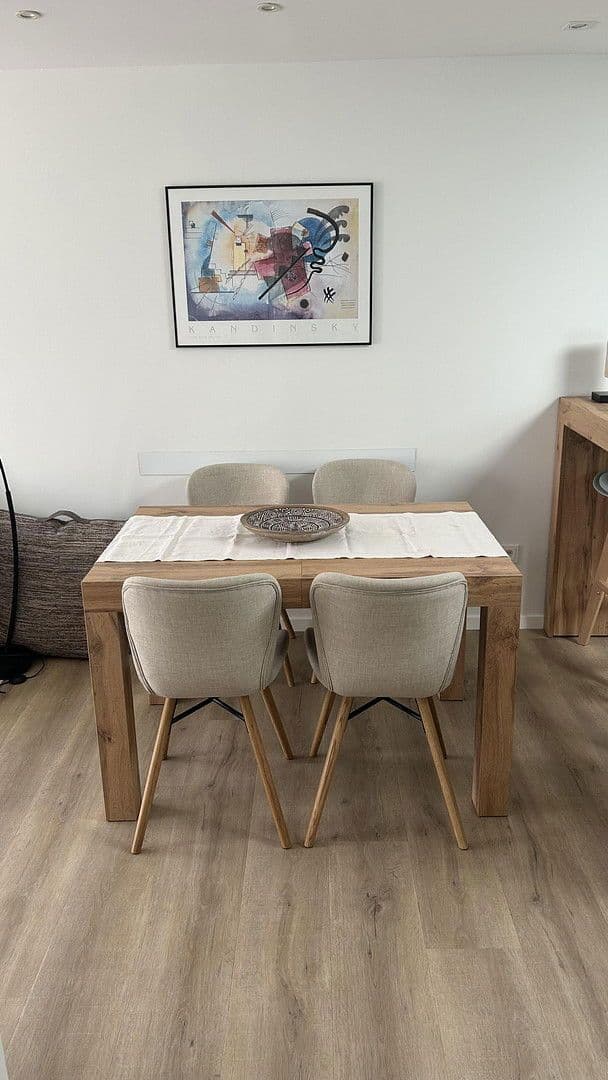 Pronájem bytu 3+1 78 m², Löwenburgstr.13, Hennef (Sieg), Severní Porýní-Vestfálsko Pronájem bytu 3+1 78 m², Löwenburgstr.13, Hennef (Sieg), Severní Porýní-Vestfálsko