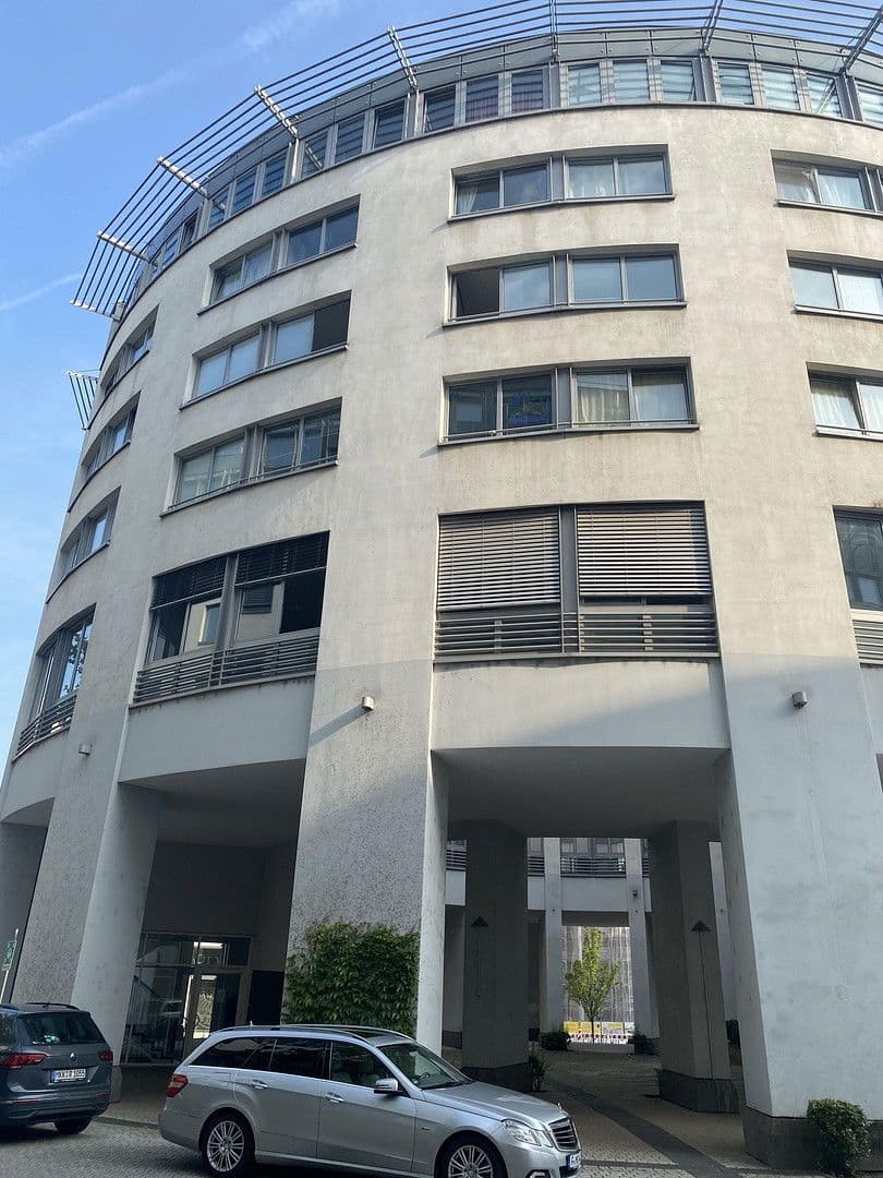 Pronájem bytu 2+kk 54 m², Pfarrer-Perabo-Platz 6, Frankfurt, Hessen Pronájem bytu 2+kk 54 m², Pfarrer-Perabo-Platz 6, Frankfurt, Hessen