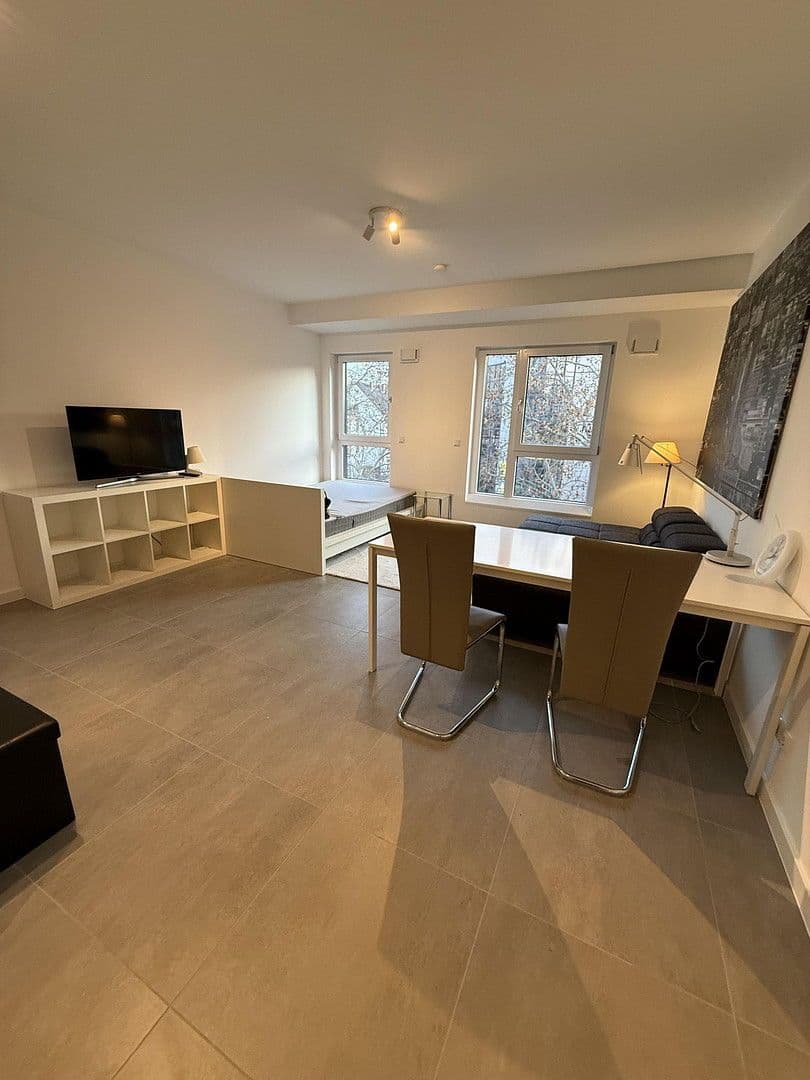 Pronájem bytu 1+kk 48 m², Schwalbacher Straße 47, Frankfurt, Hessen Pronájem bytu 1+kk 48 m², Schwalbacher Straße 47, Frankfurt, Hessen