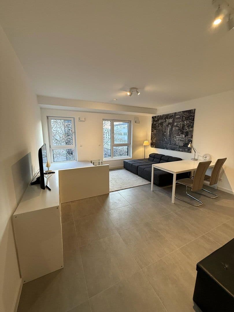 Pronájem bytu 1+kk 48 m², Schwalbacher Straße 47, Frankfurt, Hessen Pronájem bytu 1+kk 48 m², Schwalbacher Straße 47, Frankfurt, Hessen