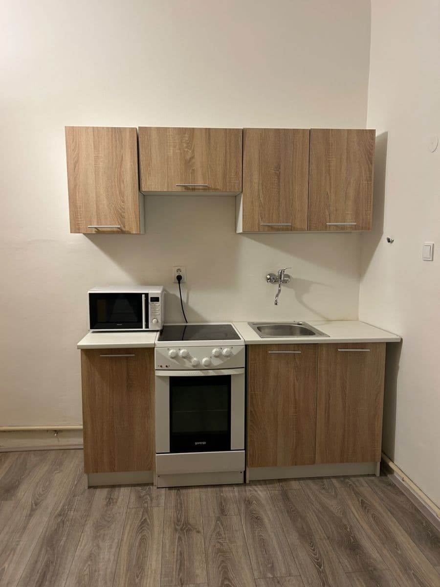 Pronájem bytu 2+kk 50 m², Pod Pekárnami, Praha, Praha Pronájem bytu 2+kk 50 m², Pod Pekárnami, Praha, Praha