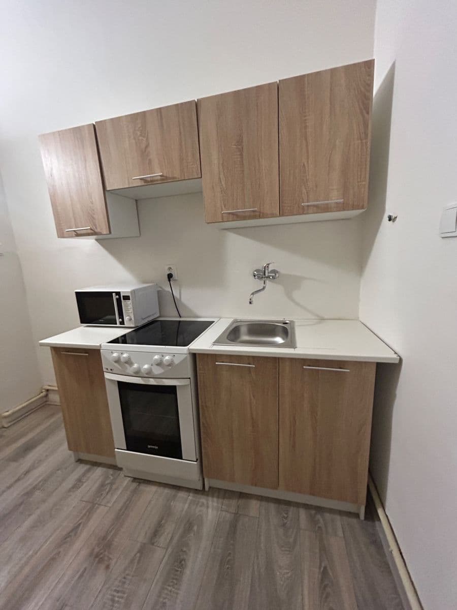 Pronájem bytu 2+kk 50 m², Pod Pekárnami, Praha, Praha Pronájem bytu 2+kk 50 m², Pod Pekárnami, Praha, Praha