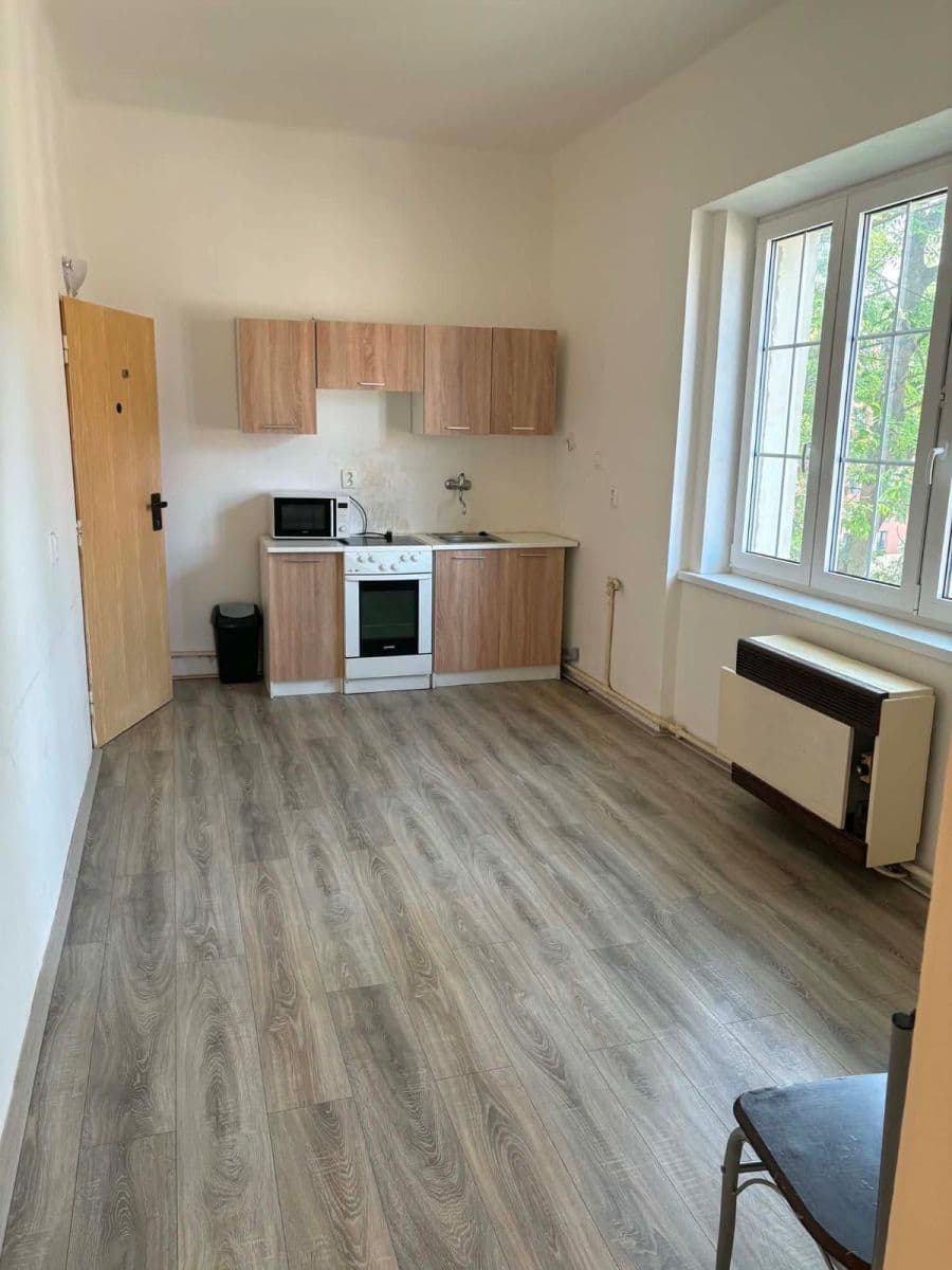 Pronájem bytu 2+kk 50 m², Pod Pekárnami, Praha, Praha Pronájem bytu 2+kk 50 m², Pod Pekárnami, Praha, Praha