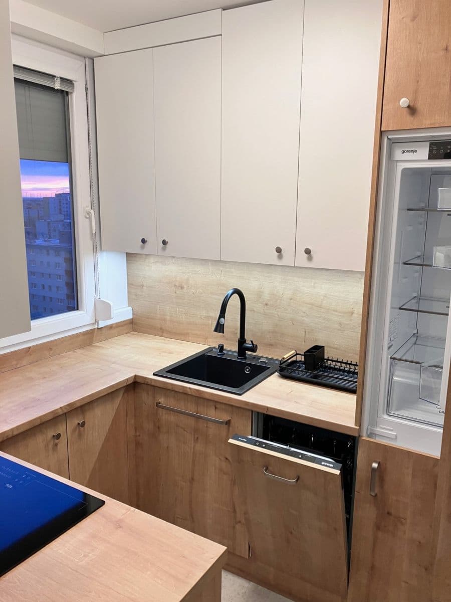 Pronájem bytu 2+1 50 m², Mánesovo námestie, Petržalka, Bratislavský kraj Pronájem bytu 2+1 50 m², Mánesovo námestie, Petržalka, Bratislavský kraj