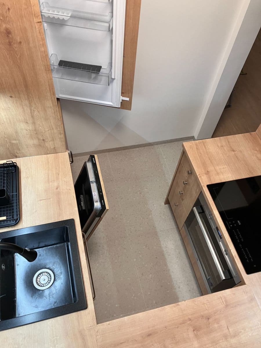 Pronájem bytu 2+1 50 m², Mánesovo námestie, Petržalka, Bratislavský kraj Pronájem bytu 2+1 50 m², Mánesovo námestie, Petržalka, Bratislavský kraj