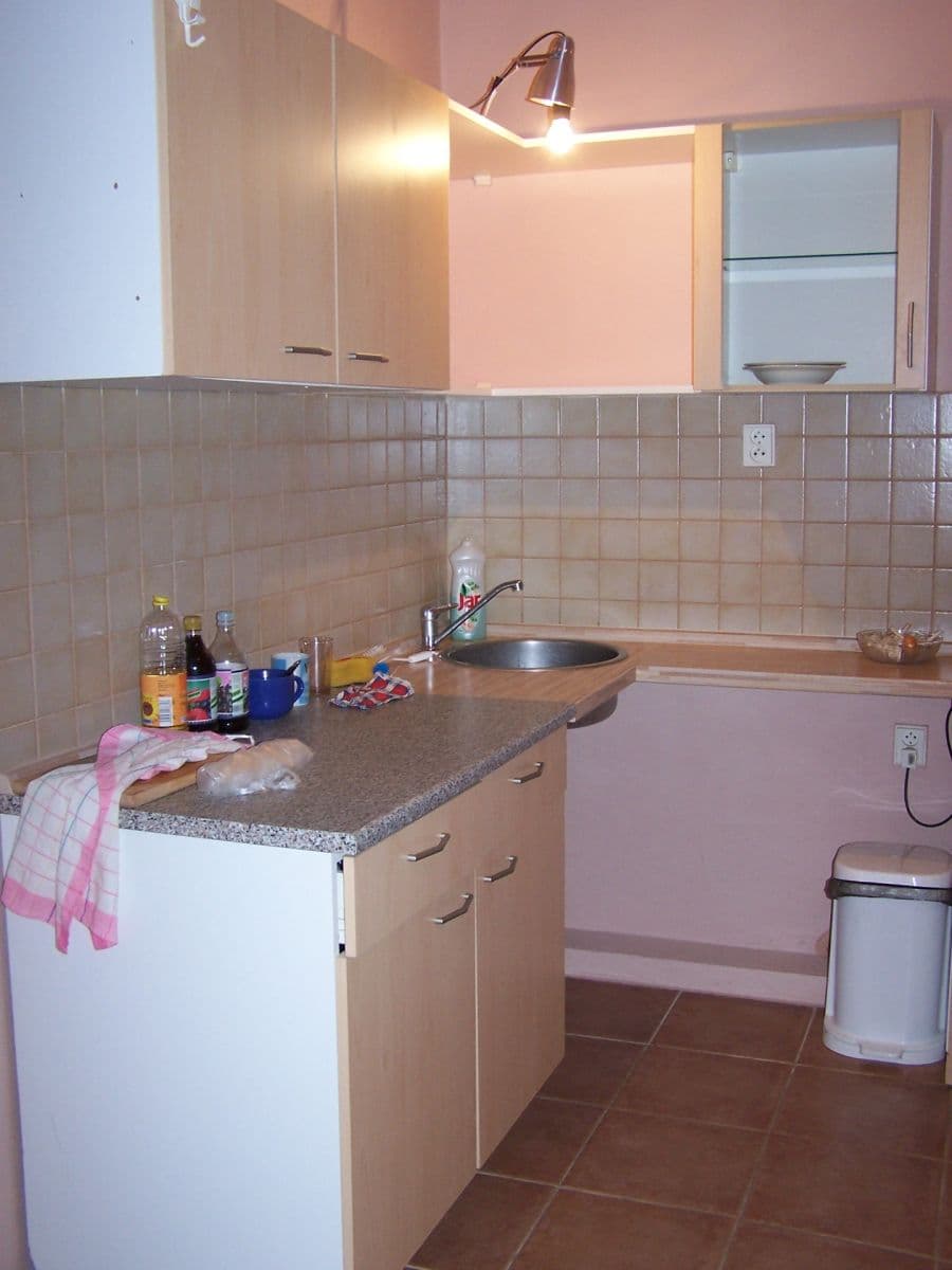 Pronájem bytu 1+kk 26 m², Bulharská, Pardubice, Pardubický kraj Pronájem bytu 1+kk 26 m², Bulharská, Pardubice, Pardubický kraj