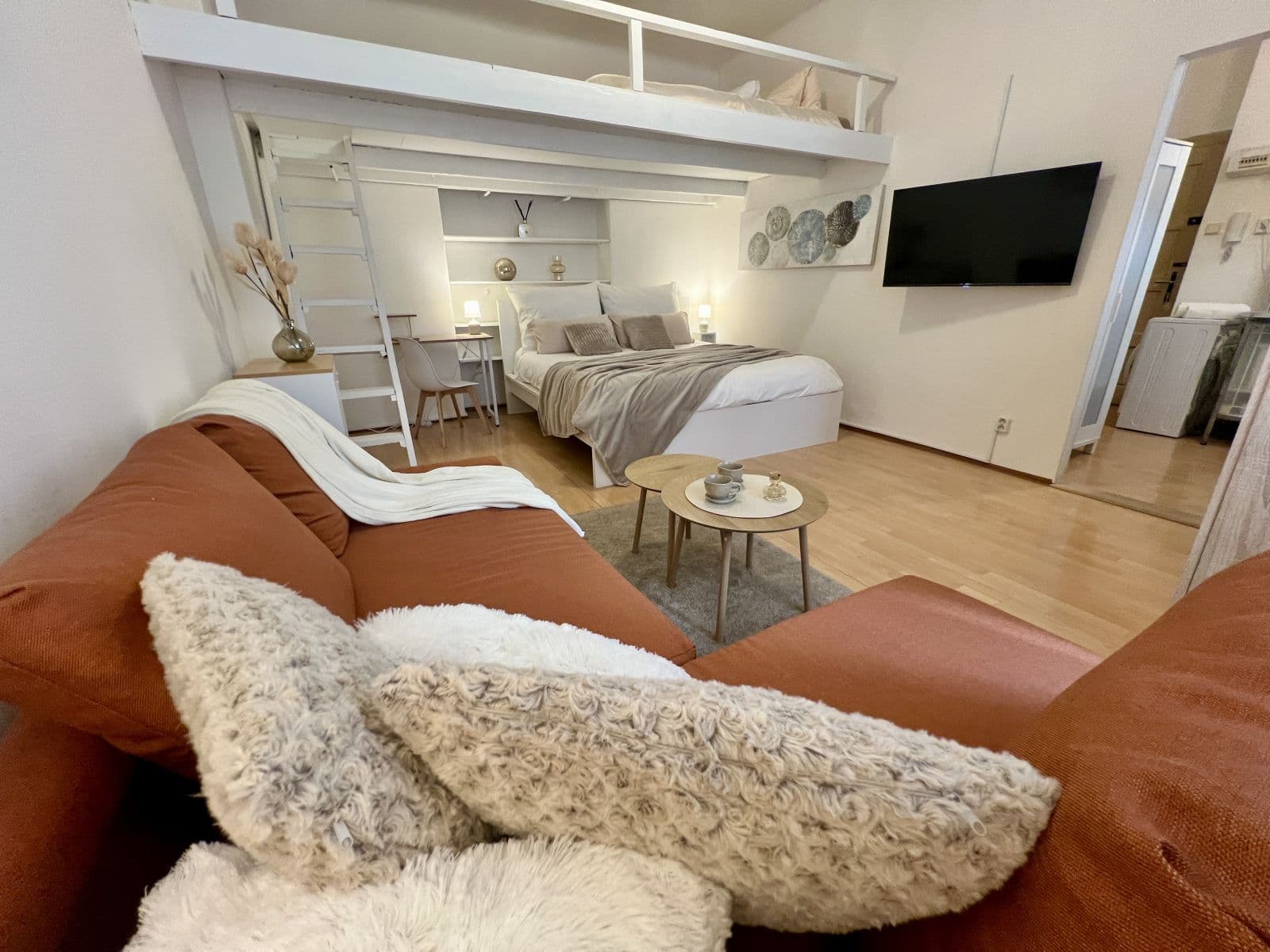 Pronájem bytu 37 m², U Parního mlýna, Praha, Praha Pronájem bytu 37 m², U Parního mlýna, Praha, Praha