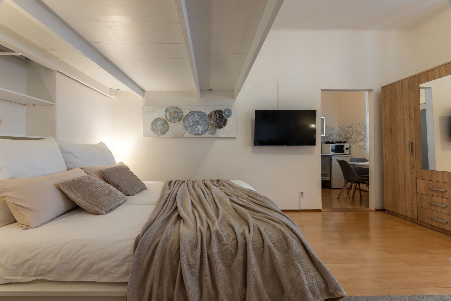 Pronájem bytu 37 m², U Parního mlýna, Praha, Praha Pronájem bytu 37 m², U Parního mlýna, Praha, Praha