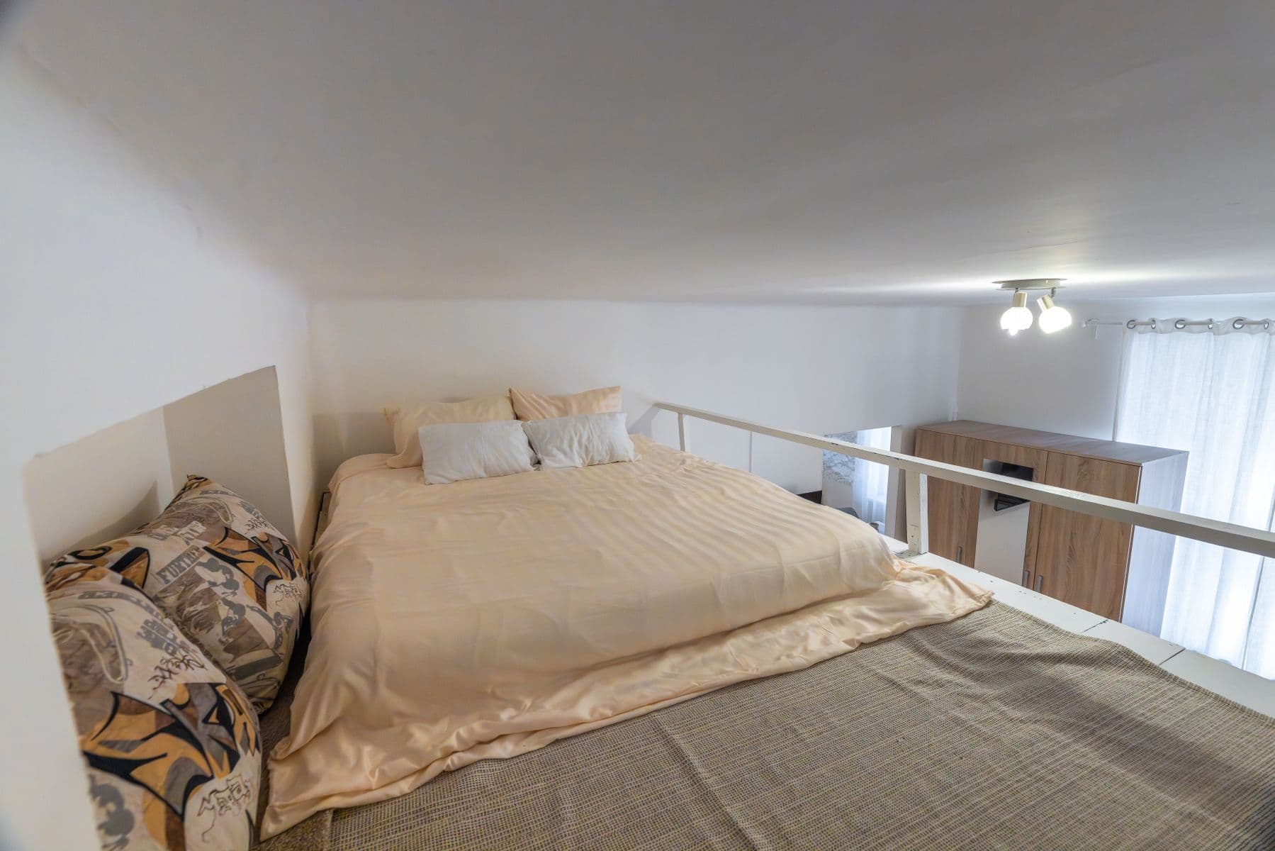 Pronájem bytu 37 m², U Parního mlýna, Praha, Praha Pronájem bytu 37 m², U Parního mlýna, Praha, Praha