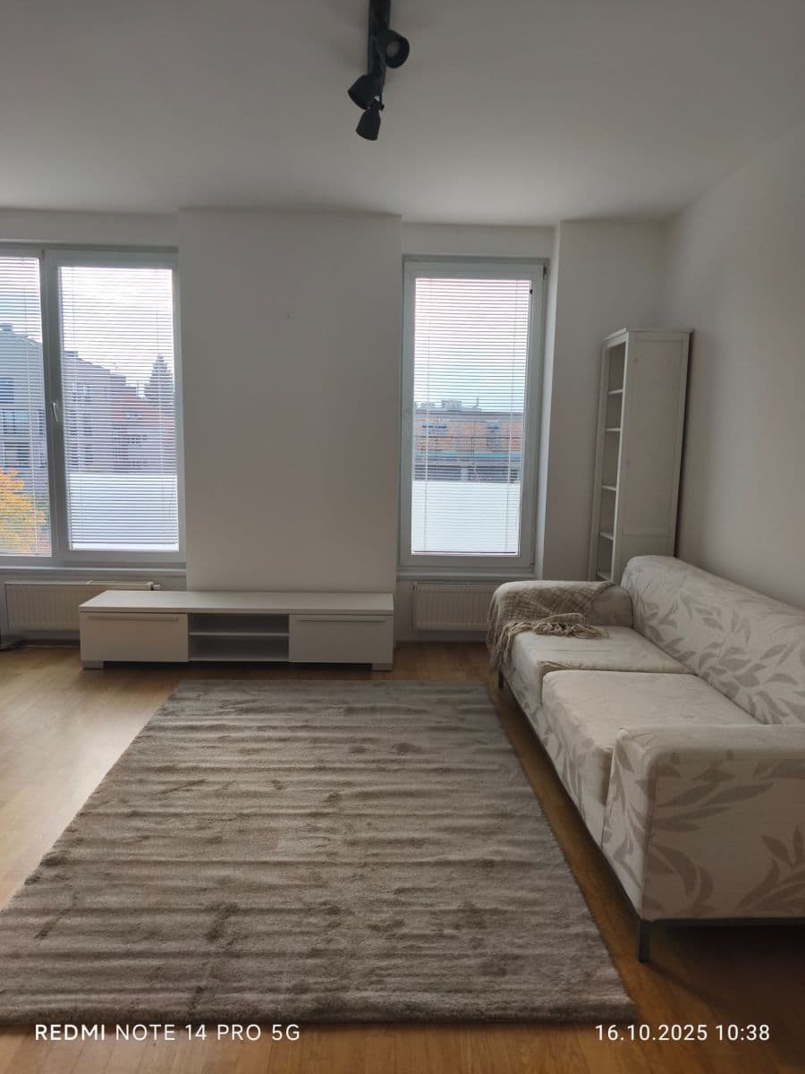 Pronájem bytu 1+kk 35 m², Nedvězská, Praha, Praha Pronájem bytu 1+kk 35 m², Nedvězská, Praha, Praha