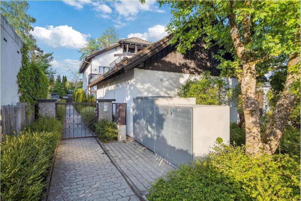 Pronájem bytu 3+1 126 m², München, Bavorsko Pronájem bytu 3+1 126 m², München, Bavorsko