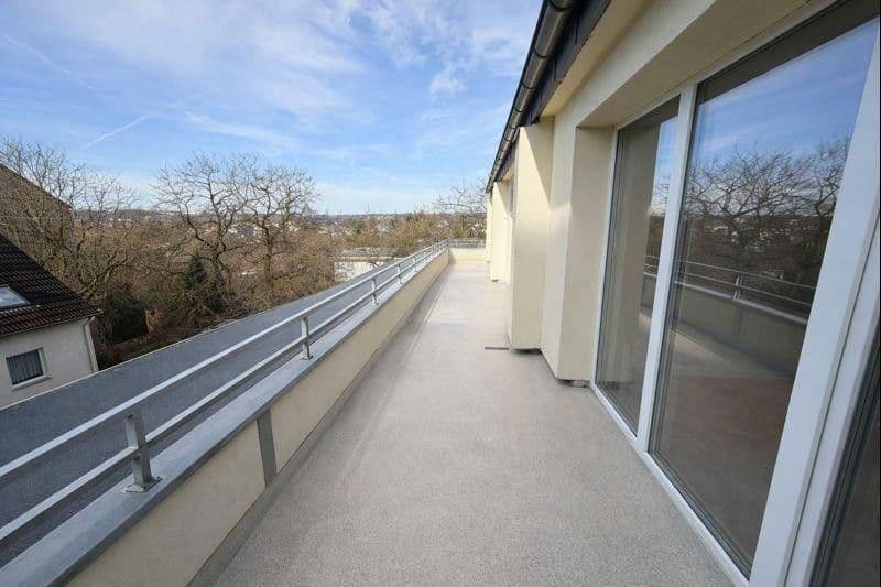 Pronájem bytu 3+1 106 m², Langerfelder Straße 119, Wuppertal, Severní Porýní-Vestfálsko Pronájem bytu 3+1 106 m², Langerfelder Straße 119, Wuppertal, Severní Porýní-Vestfálsko