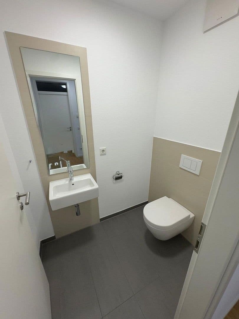 Pronájem bytu 2+1 72 m², Josef-Wirmer-Straße 11, Bonn, Severní Porýní-Vestfálsko Pronájem bytu 2+1 72 m², Josef-Wirmer-Straße 11, Bonn, Severní Porýní-Vestfálsko