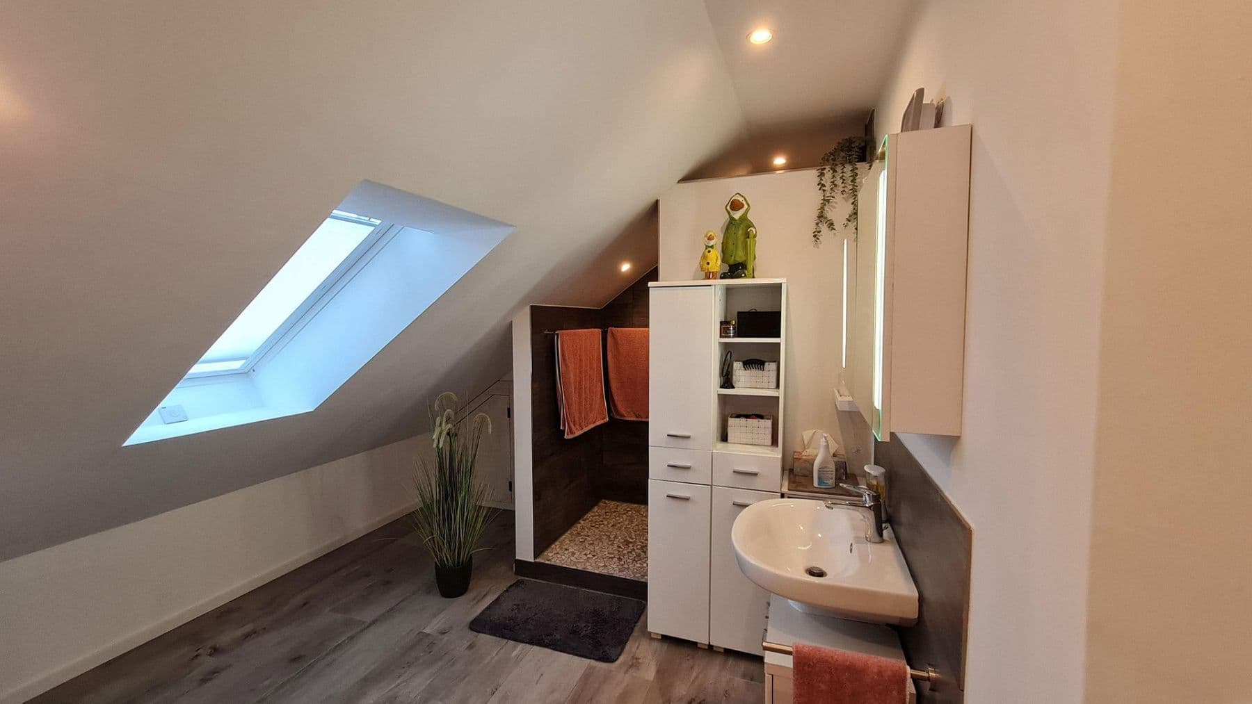 Prodej domu 194 m², pozemek 680 m², Hemmoor, Dolní Sasko Prodej domu 194 m², pozemek 680 m², Hemmoor, Dolní Sasko