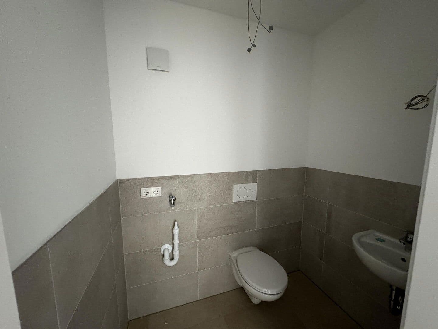 Pronájem bytu 2+1 63 m², Barbarossastrasse 12, Hanau, Hessen Pronájem bytu 2+1 63 m², Barbarossastrasse 12, Hanau, Hessen