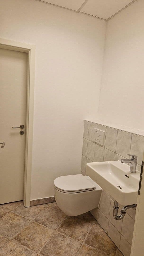 Pronájem kanceláře 63 m², Kleine Kirchgasse 1, Oederan, Sasko Pronájem kanceláře 63 m², Kleine Kirchgasse 1, Oederan, Sasko