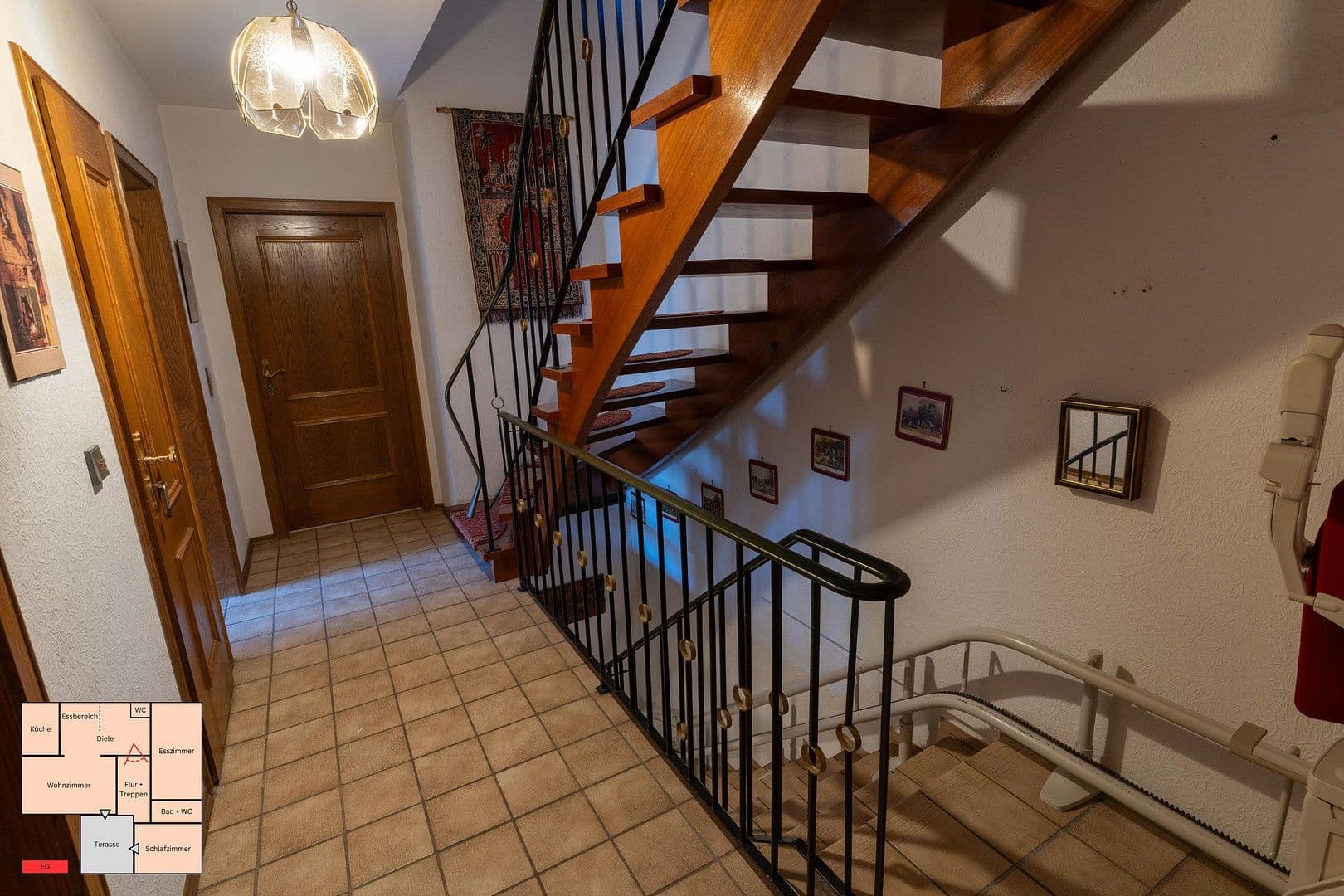 Prodej domu 160 m², pozemek 690 m², Bühl, Bádensko-Württembersko Prodej domu 160 m², pozemek 690 m², Bühl, Bádensko-Württembersko