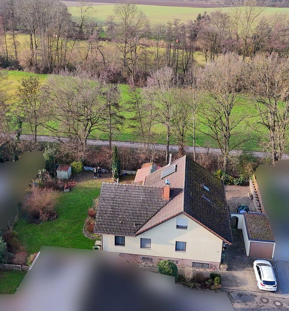 Prodej domu 160 m², pozemek 690 m², Bühl, Bádensko-Württembersko Prodej domu 160 m², pozemek 690 m², Bühl, Bádensko-Württembersko