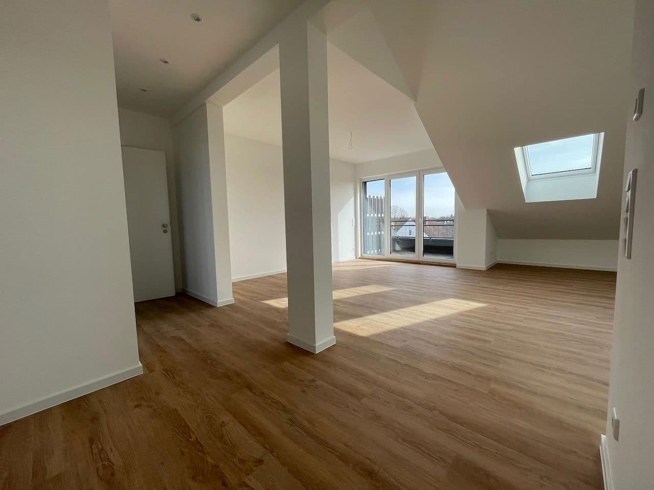 Prodej domu 613 m², pozemek 680 m², Rodgau, Hessen Prodej domu 613 m², pozemek 680 m², Rodgau, Hessen