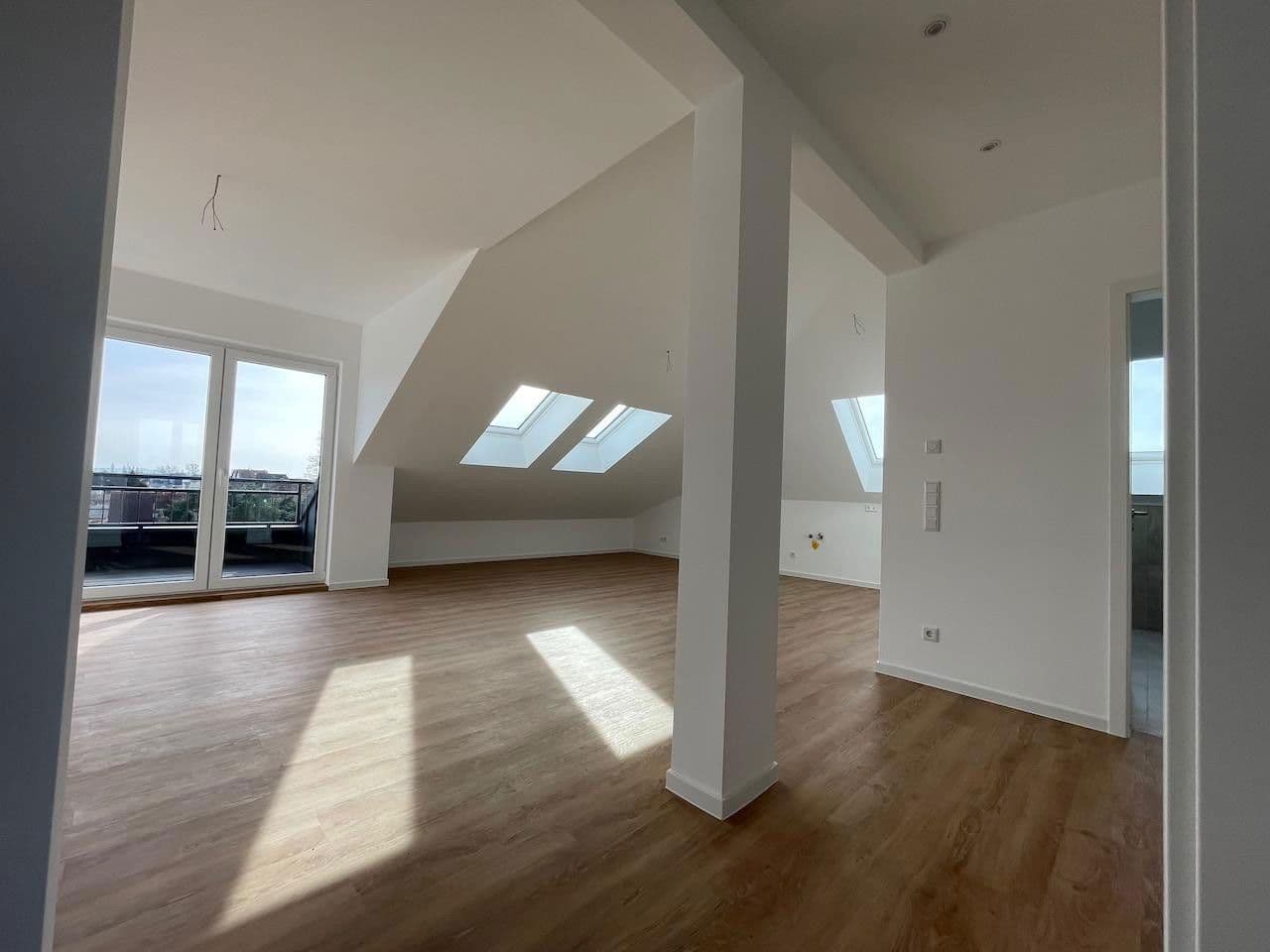 Prodej domu 613 m², pozemek 680 m², Rodgau, Hessen Prodej domu 613 m², pozemek 680 m², Rodgau, Hessen