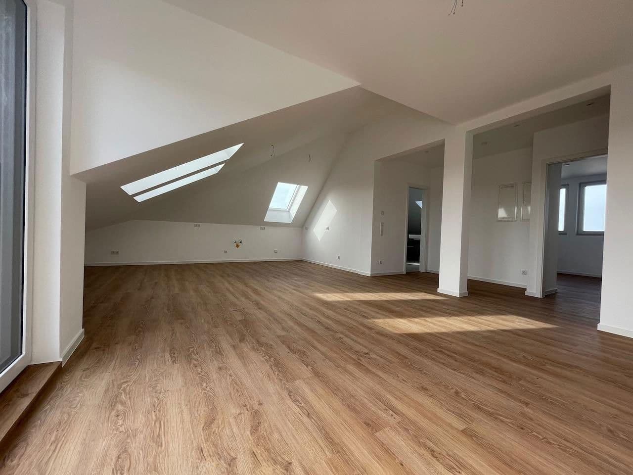 Prodej domu 613 m², pozemek 680 m², Rodgau, Hessen Prodej domu 613 m², pozemek 680 m², Rodgau, Hessen