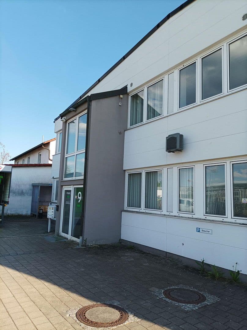 Pronájem nebytového prostoru 1.000 m², Meckenloher Straße 9, Rednitzhembach, Bavorsko Pronájem nebytového prostoru 1.000 m², Meckenloher Straße 9, Rednitzhembach, Bavorsko