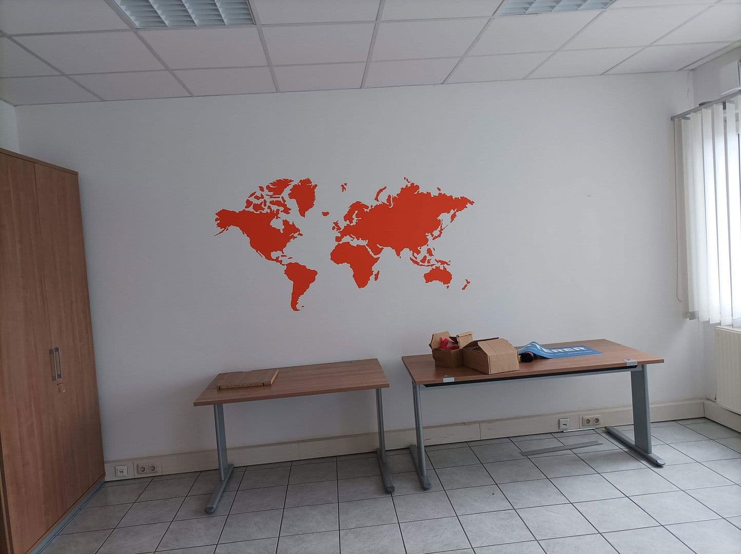 Pronájem nebytového prostoru 1.000 m², Meckenloher Straße 9, Rednitzhembach, Bavorsko Pronájem nebytového prostoru 1.000 m², Meckenloher Straße 9, Rednitzhembach, Bavorsko