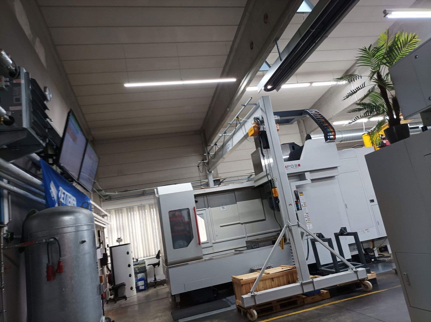 Pronájem nebytového prostoru 1.000 m², Meckenloher Straße 9, Rednitzhembach, Bavorsko Pronájem nebytového prostoru 1.000 m², Meckenloher Straße 9, Rednitzhembach, Bavorsko