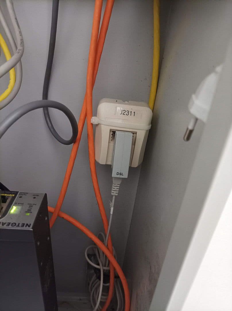 Pronájem nebytového prostoru 1.000 m², Meckenloher Straße 9, Rednitzhembach, Bavorsko Pronájem nebytového prostoru 1.000 m², Meckenloher Straße 9, Rednitzhembach, Bavorsko