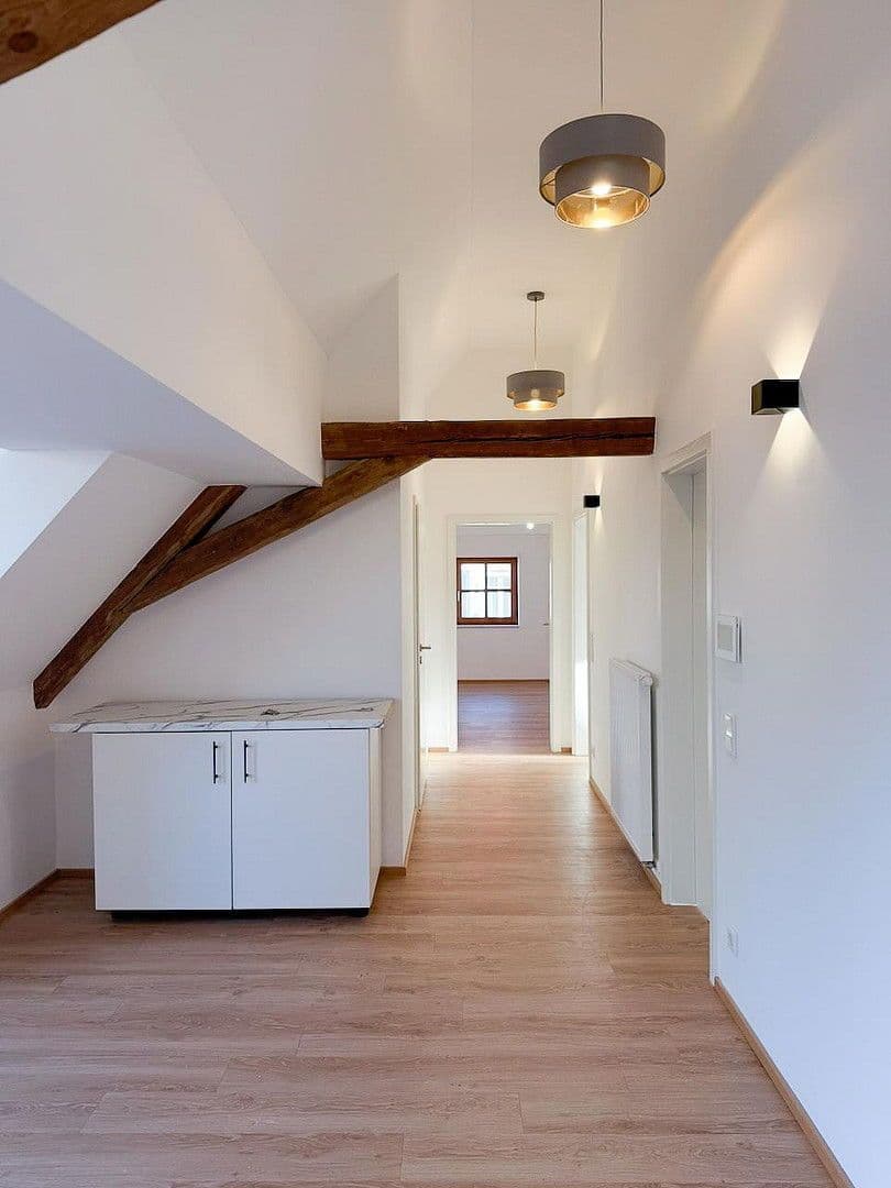 Pronájem bytu 4+1 146 m², Marktplatz 4, Markt Indersdorf, Bavorsko Pronájem bytu 4+1 146 m², Marktplatz 4, Markt Indersdorf, Bavorsko