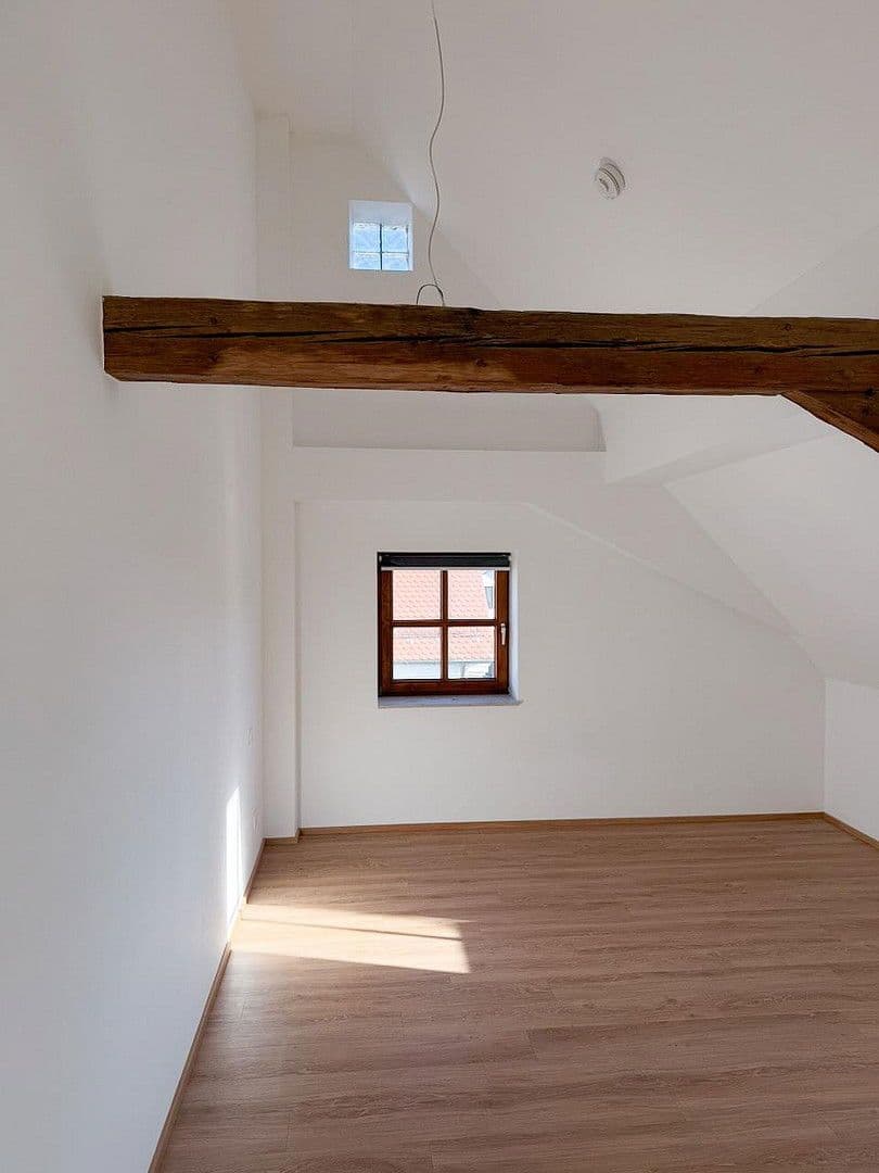 Pronájem bytu 4+1 146 m², Marktplatz 4, Markt Indersdorf, Bavorsko Pronájem bytu 4+1 146 m², Marktplatz 4, Markt Indersdorf, Bavorsko