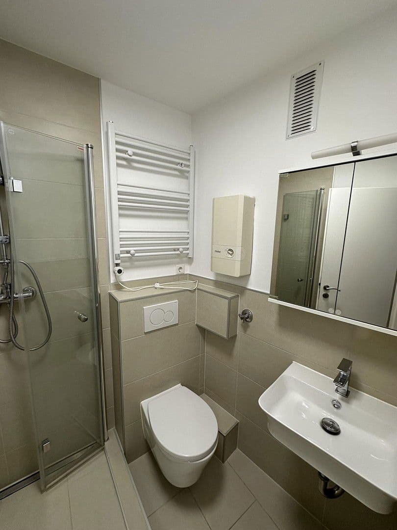 Pronájem bytu 1+1 30 m², Sandstr. 3, Nürnberg, Bavorsko Pronájem bytu 1+1 30 m², Sandstr. 3, Nürnberg, Bavorsko