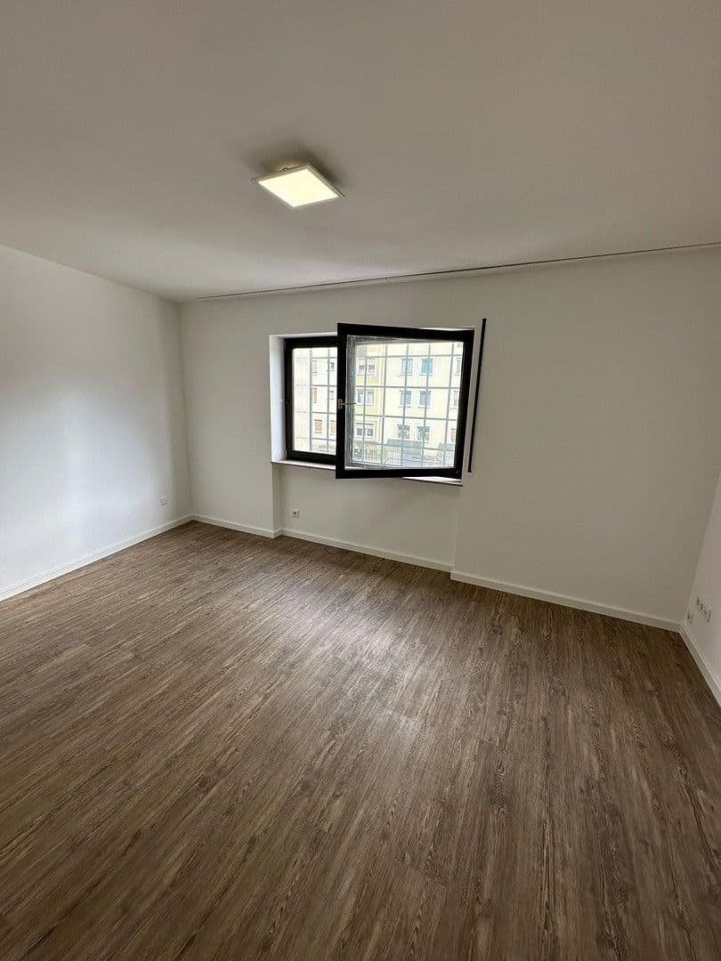 Pronájem bytu 1+1 30 m², Sandstr. 3, Nürnberg, Bavorsko Pronájem bytu 1+1 30 m², Sandstr. 3, Nürnberg, Bavorsko