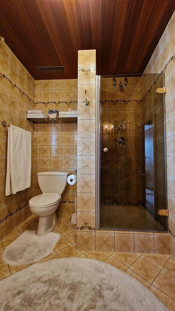 Prodej domu 194 m², pozemek 1.048 m², Königswinter, Severní Porýní-Vestfálsko Prodej domu 194 m², pozemek 1.048 m², Königswinter, Severní Porýní-Vestfálsko