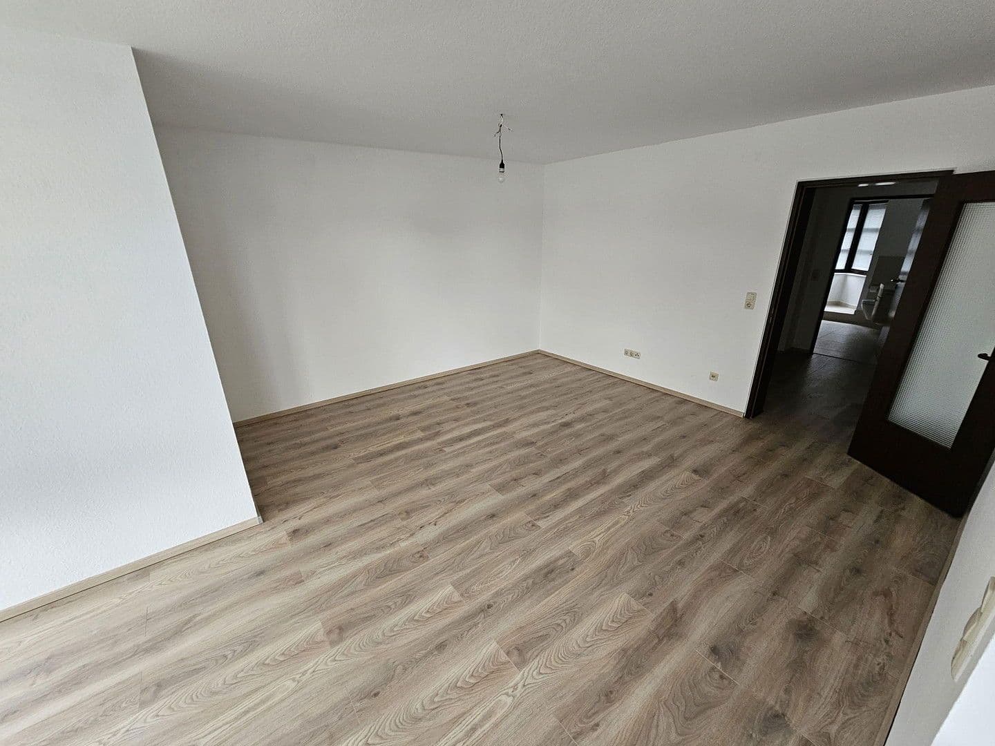Pronájem bytu 2+1 75 m², Wiesbaden, Hessen Pronájem bytu 2+1 75 m², Wiesbaden, Hessen