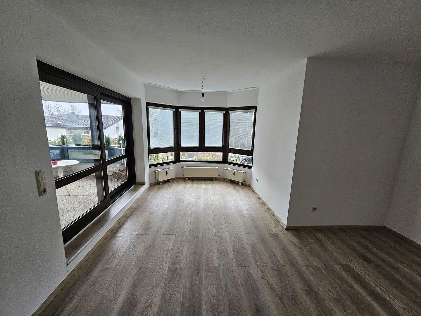 Pronájem bytu 2+1 75 m², Wiesbaden, Hessen Pronájem bytu 2+1 75 m², Wiesbaden, Hessen