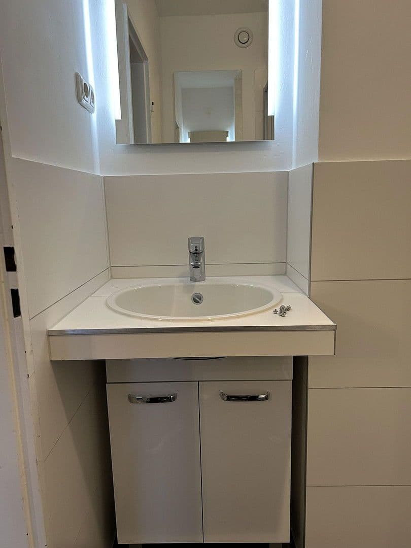 Pronájem bytu 2+1 36 m², Budapesterstraße 7-9, Berlin, Berlín Pronájem bytu 2+1 36 m², Budapesterstraße 7-9, Berlin, Berlín