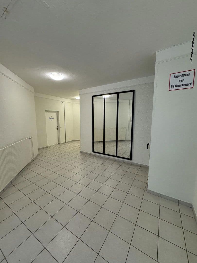 Pronájem bytu 2+1 36 m², Budapesterstraße 7-9, Berlin, Berlín Pronájem bytu 2+1 36 m², Budapesterstraße 7-9, Berlin, Berlín