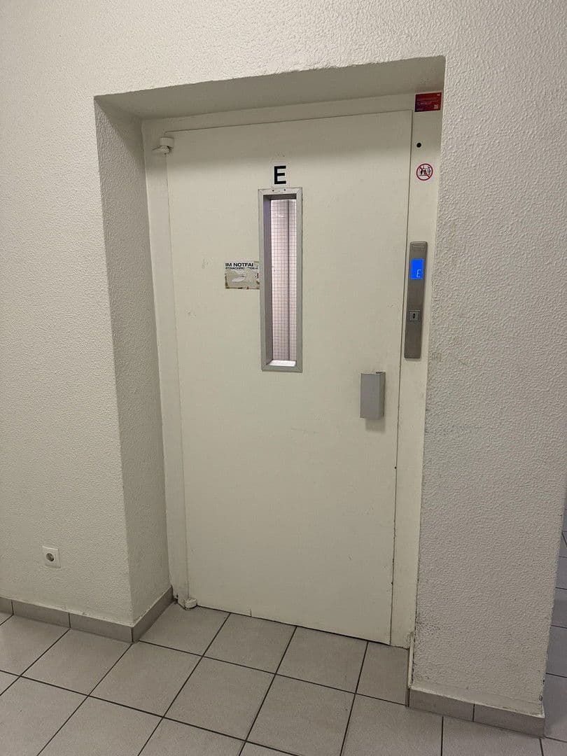 Pronájem bytu 2+1 36 m², Budapesterstraße 7-9, Berlin, Berlín Pronájem bytu 2+1 36 m², Budapesterstraße 7-9, Berlin, Berlín