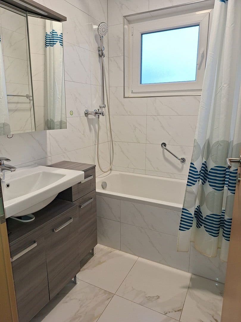 Pronájem bytu 4+1 75 m², Ludwigsburg, Bádensko-Württembersko Pronájem bytu 4+1 75 m², Ludwigsburg, Bádensko-Württembersko