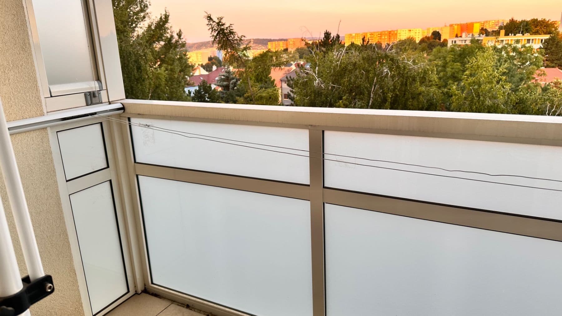 Pronájem bytu 3+1 68 m², Uzbecká, Brno, Jihomoravský kraj Pronájem bytu 3+1 68 m², Uzbecká, Brno, Jihomoravský kraj