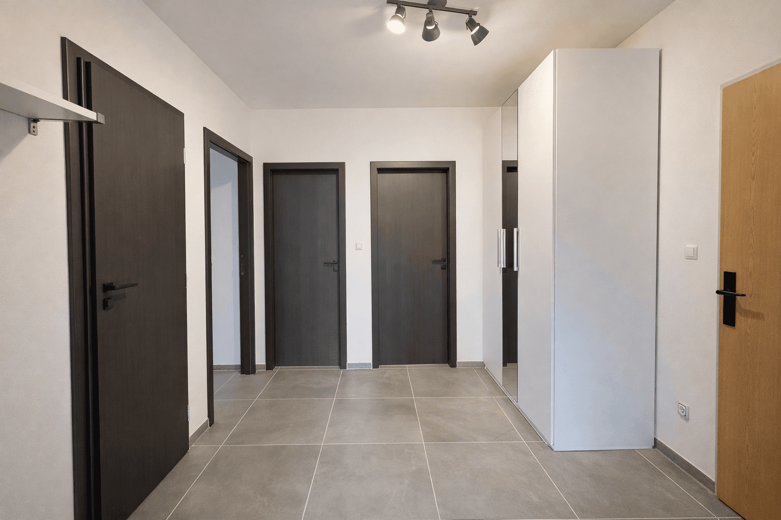 Pronájem bytu 3+kk 60 m², Politických vězňů, Horoměřice, Středočeský kraj Pronájem bytu 3+kk 60 m², Politických vězňů, Horoměřice, Středočeský kraj