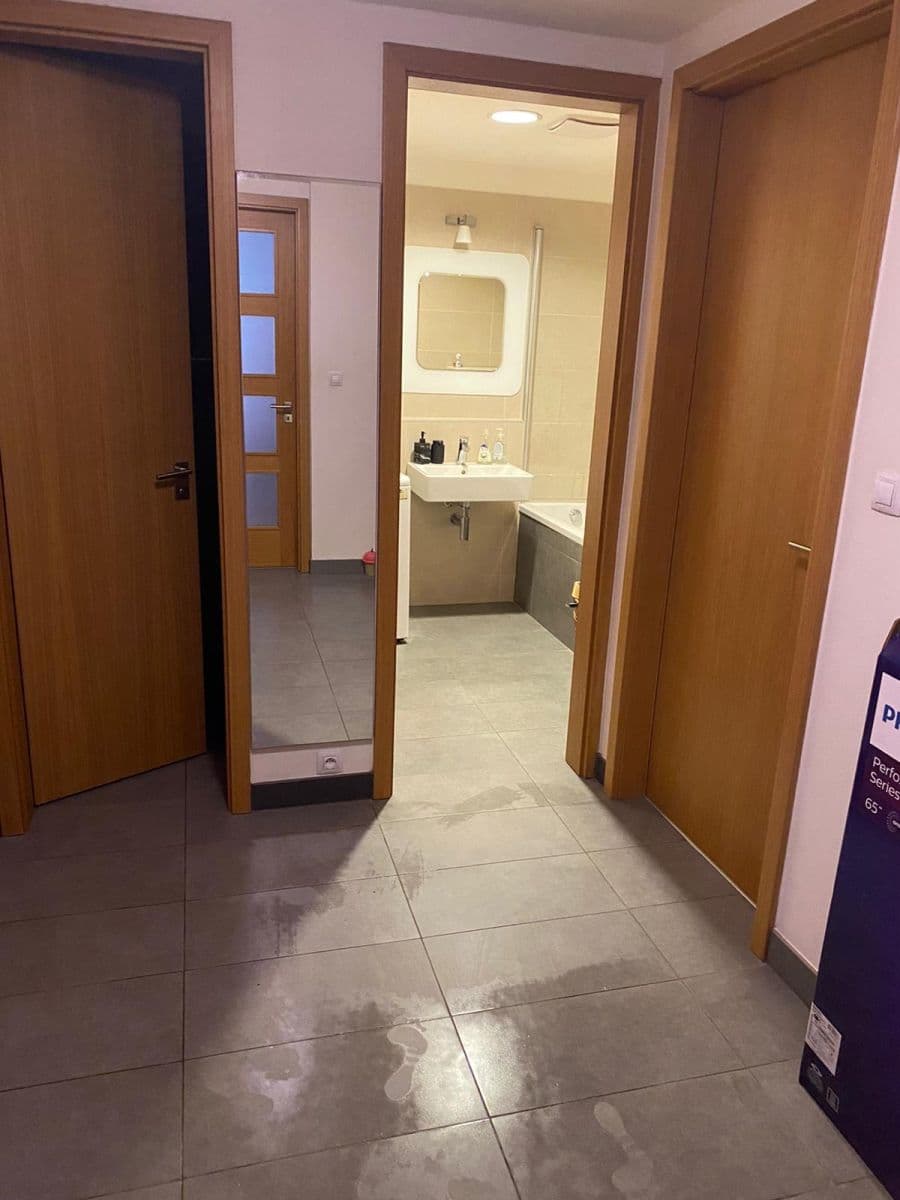 Pronájem bytu 2+kk 57 m², Komunardů, Praha, Praha Pronájem bytu 2+kk 57 m², Komunardů, Praha, Praha