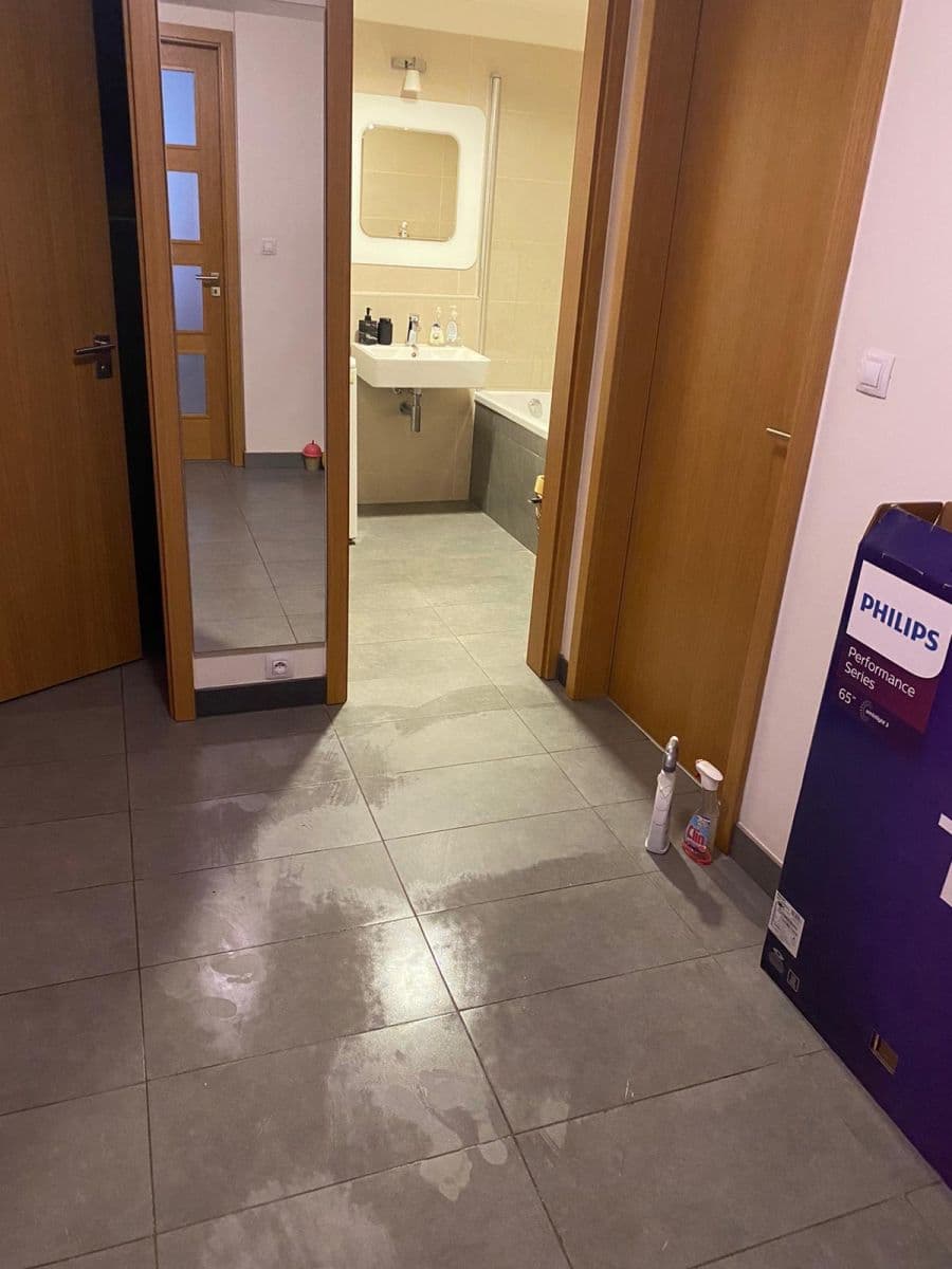 Pronájem bytu 2+kk 57 m², Komunardů, Praha, Praha Pronájem bytu 2+kk 57 m², Komunardů, Praha, Praha