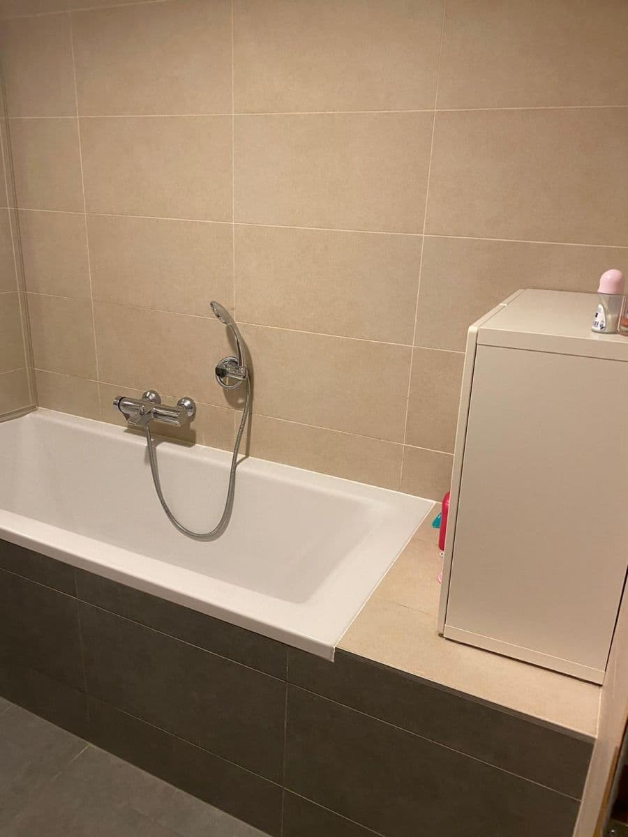 Pronájem bytu 2+kk 57 m², Komunardů, Praha, Praha Pronájem bytu 2+kk 57 m², Komunardů, Praha, Praha