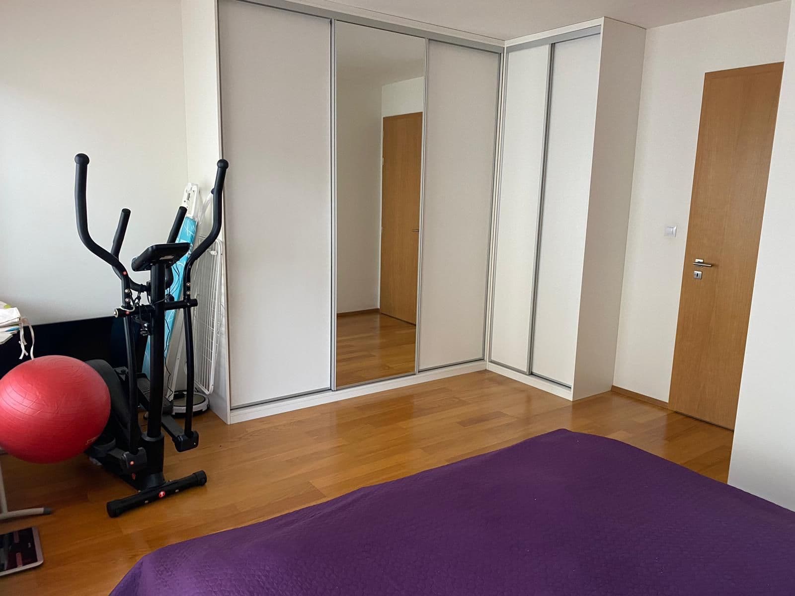 Pronájem bytu 2+kk 57 m², Komunardů, Praha, Praha Pronájem bytu 2+kk 57 m², Komunardů, Praha, Praha