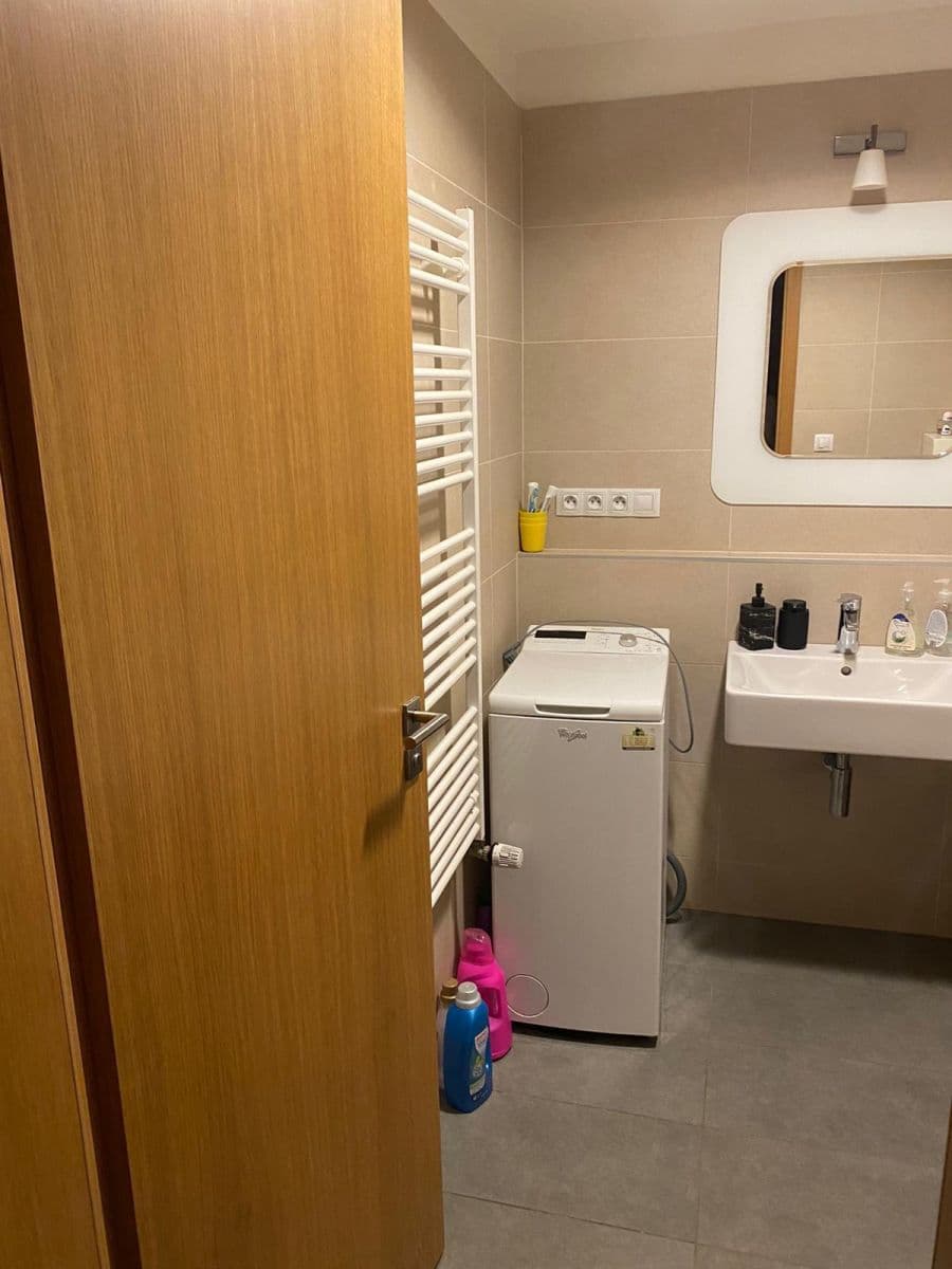 Pronájem bytu 2+kk 57 m², Komunardů, Praha, Praha Pronájem bytu 2+kk 57 m², Komunardů, Praha, Praha