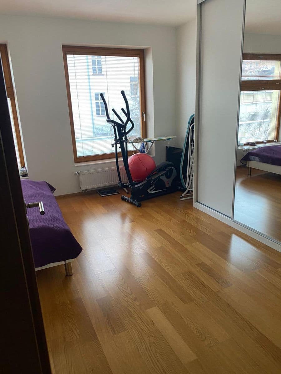 Pronájem bytu 2+kk 57 m², Komunardů, Praha, Praha Pronájem bytu 2+kk 57 m², Komunardů, Praha, Praha