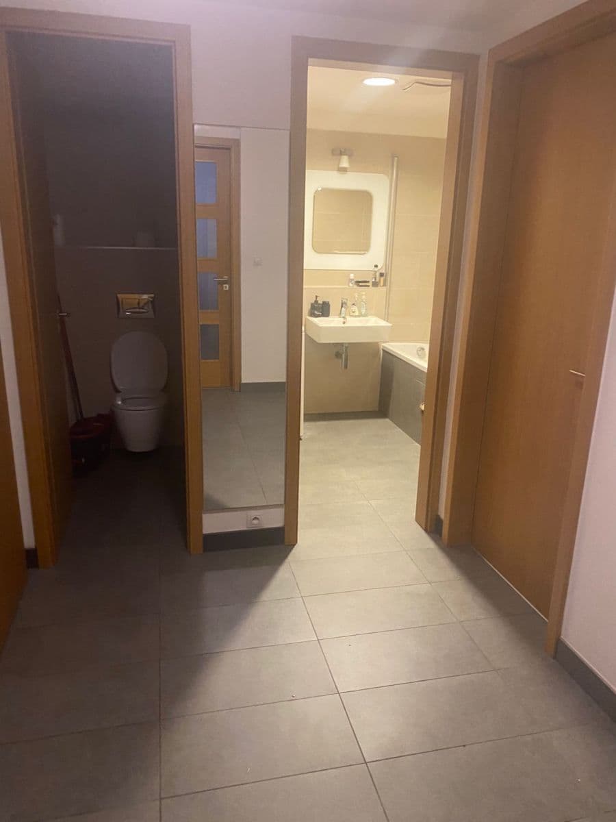 Pronájem bytu 2+kk 57 m², Komunardů, Praha, Praha Pronájem bytu 2+kk 57 m², Komunardů, Praha, Praha