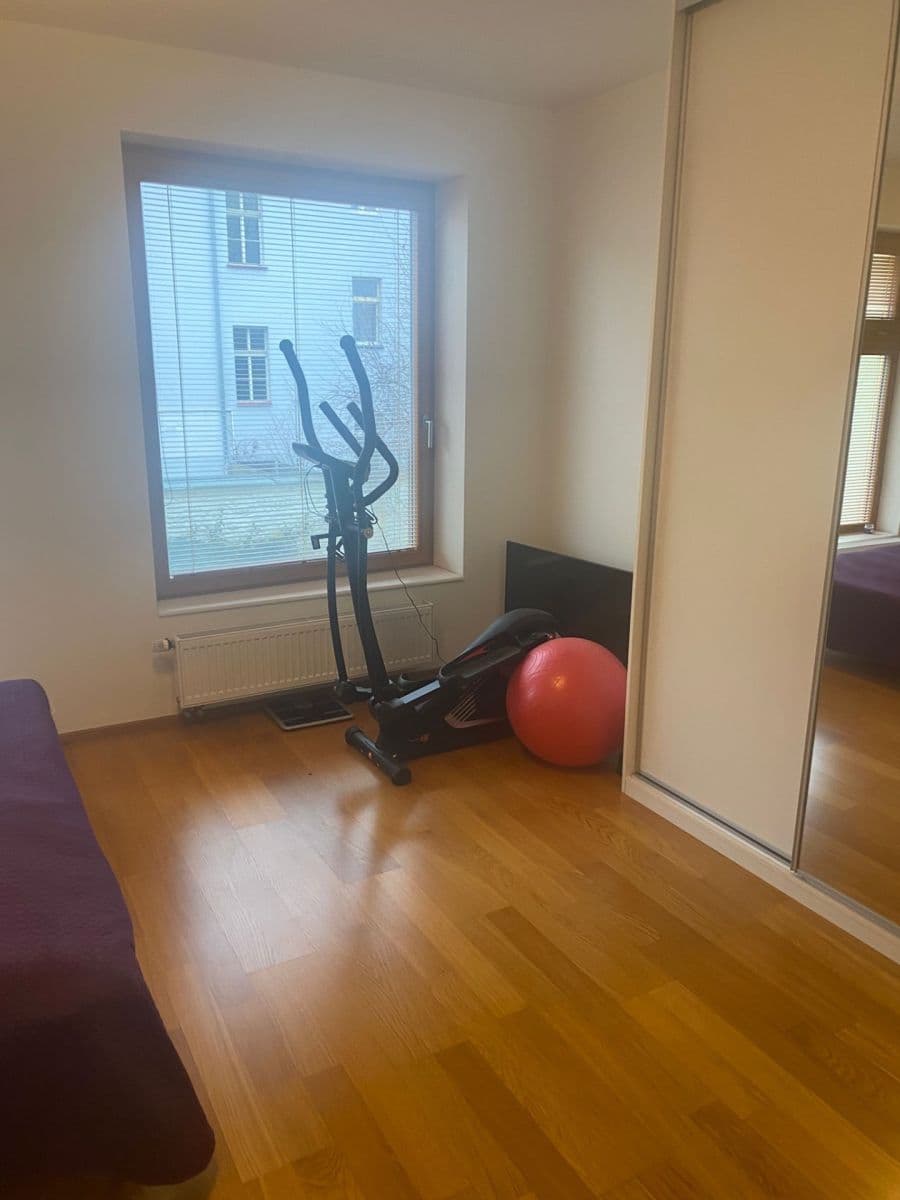 Pronájem bytu 2+kk 57 m², Komunardů, Praha, Praha Pronájem bytu 2+kk 57 m², Komunardů, Praha, Praha